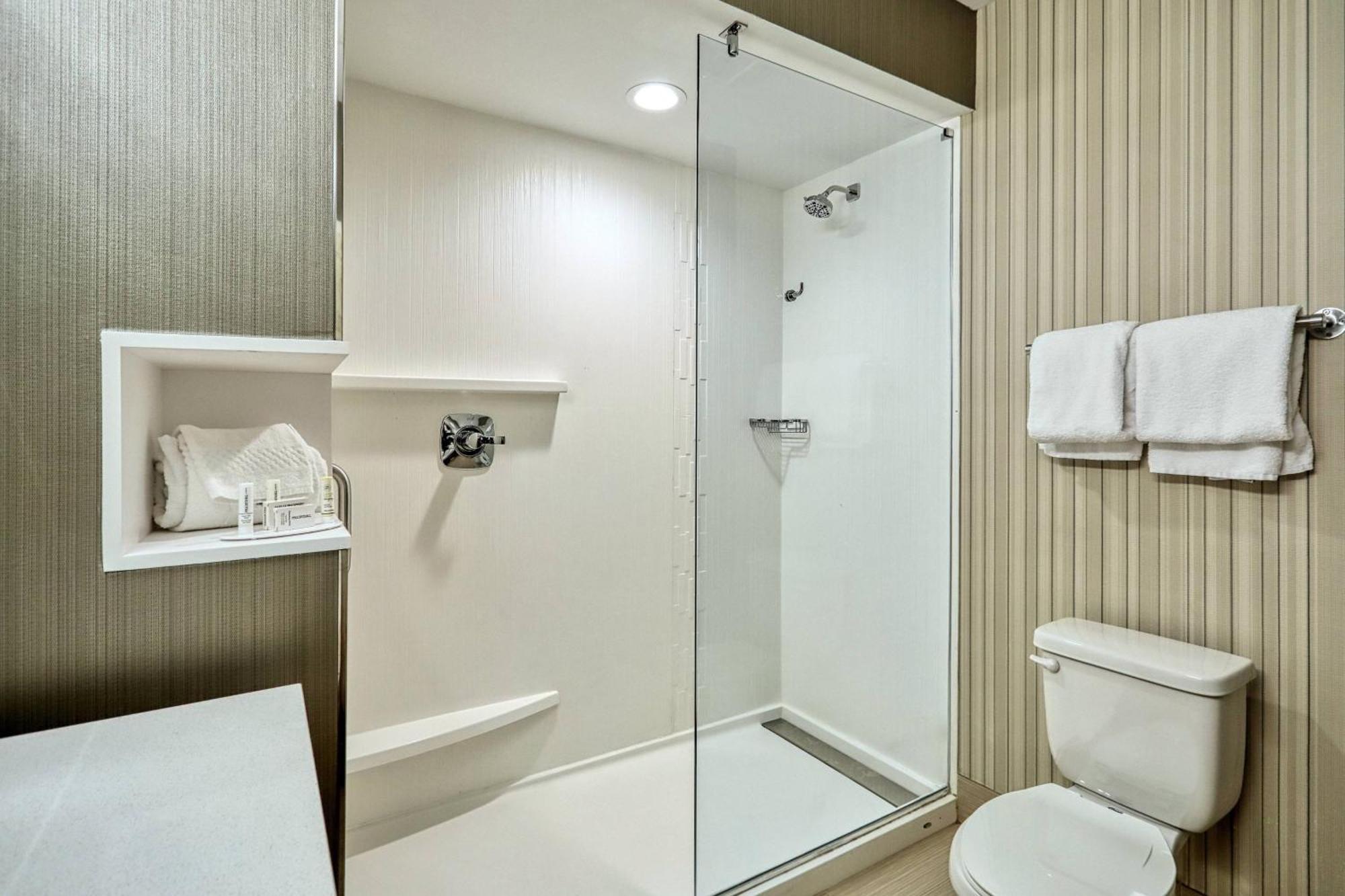Hotel Courtyard By Marriott North Brunswick Exterior foto
